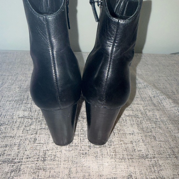 Halogen Black Leather Pointed Toe Ankle Boots - Picture 7 of 16